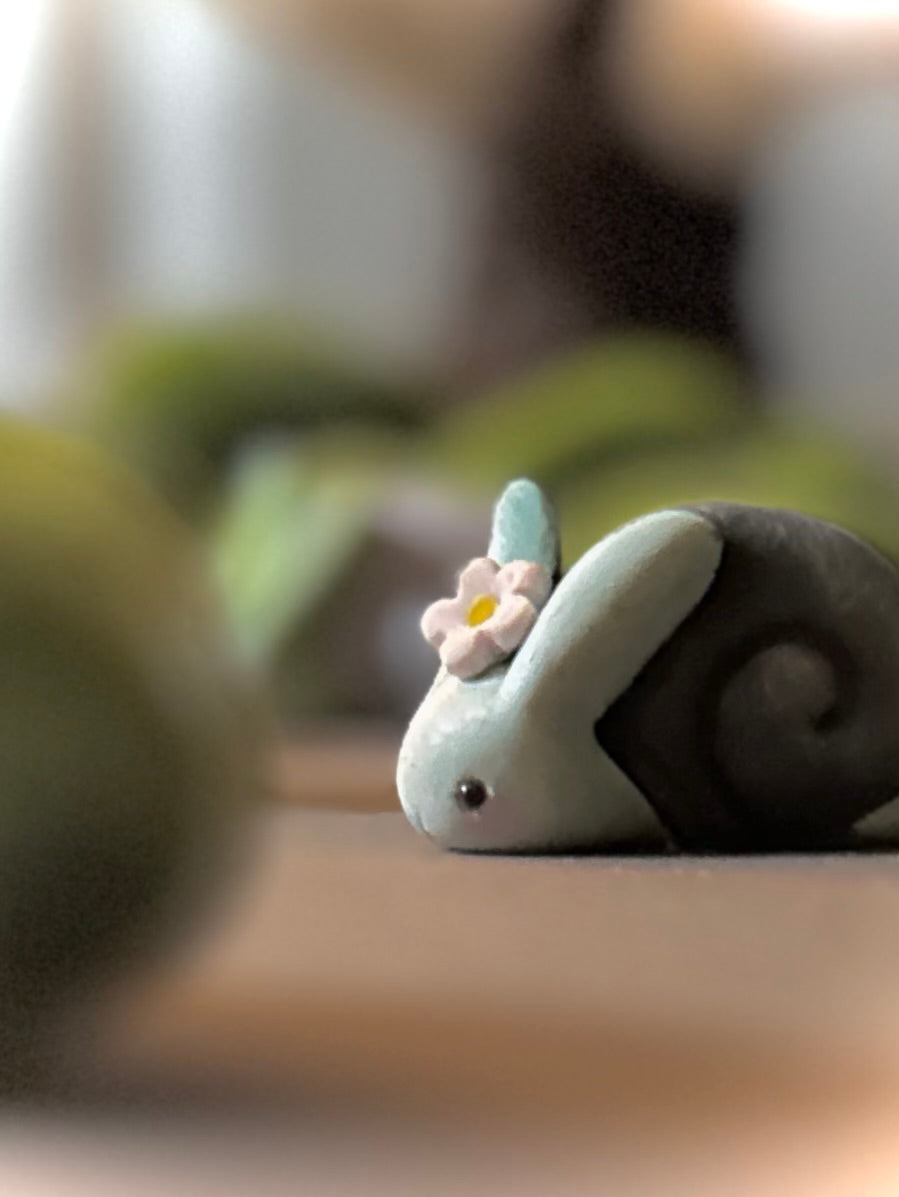 LPreorder Black and Blue Snabbit 1.5x 2inch figurine, art toy