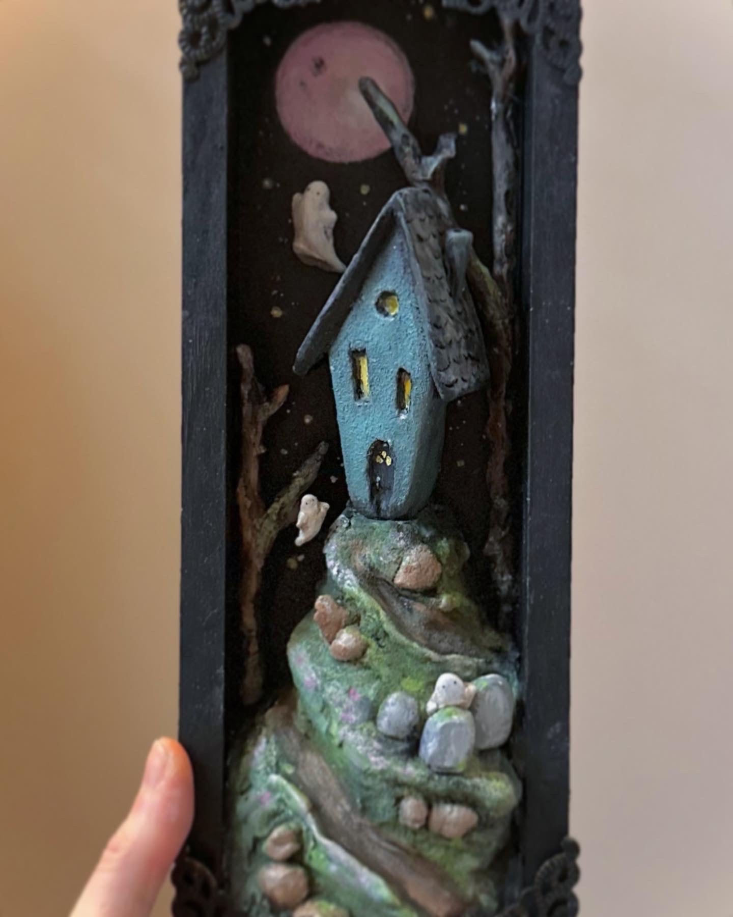 Safe Haven House 12x4 inch Story Box