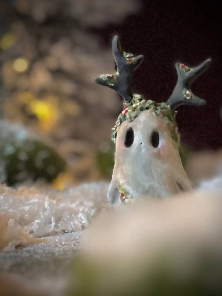 PRE ORDER Yule Ghost 3inch figurine, art toy