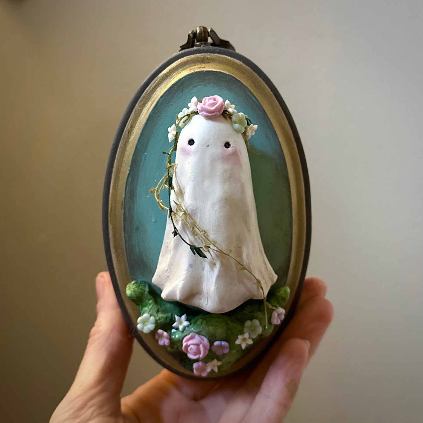 Garden Ghost 6 inch Story Board