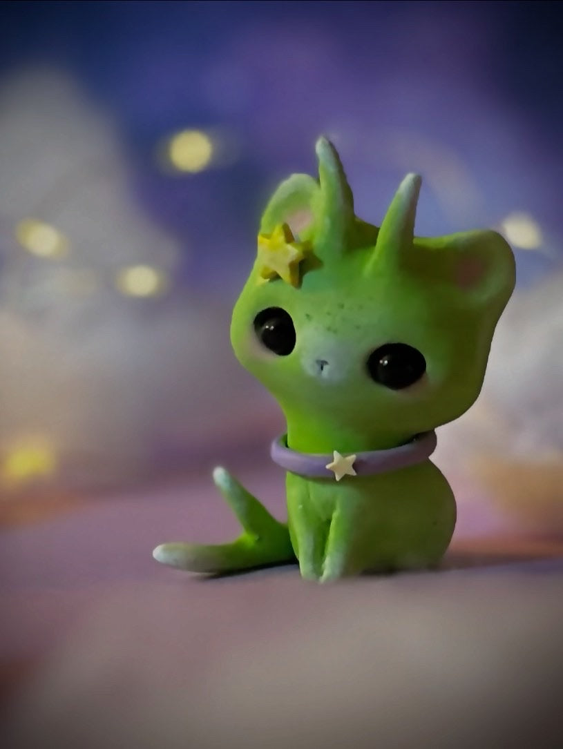 Preorder Alien Cat 2.5 inch figurine, art toy