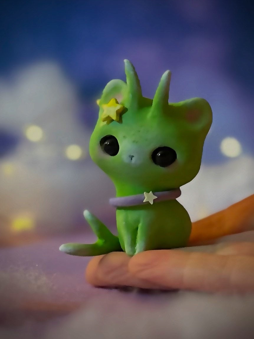 Preorder Alien Cat 2.5 inch figurine, art toy