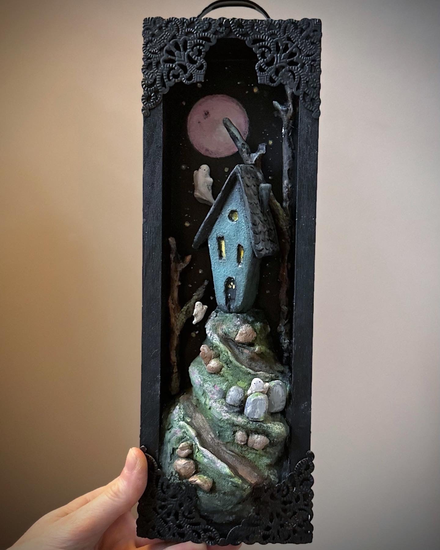 Safe Haven House 12x4 inch Story Box