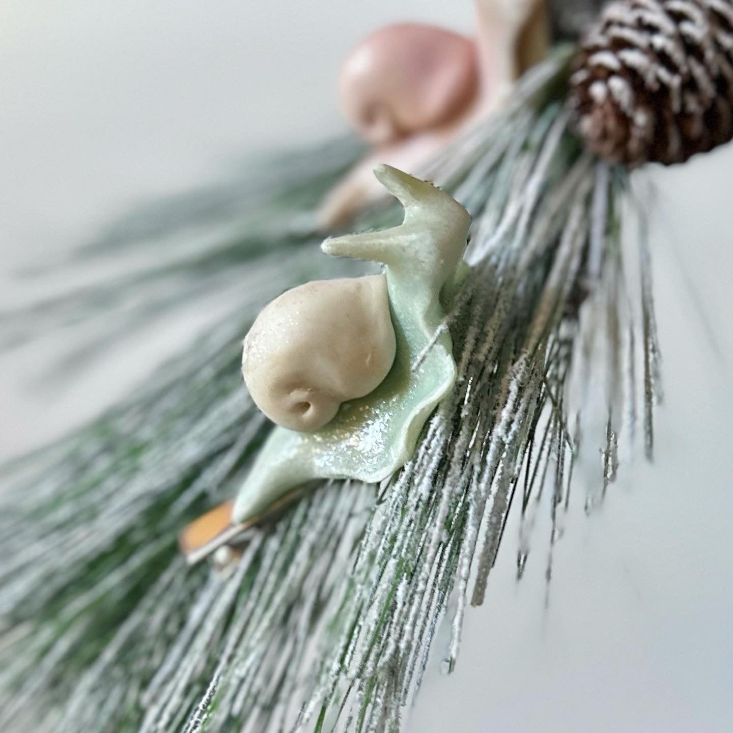 Winter Spirit Snail Ornamnet