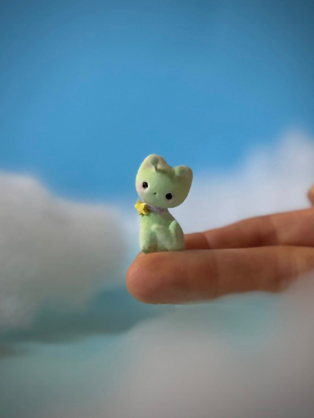Preorder NO UFO itty Bitty Alien Kitty 1.25 inch Flocked Figurine with Wooden Display Base