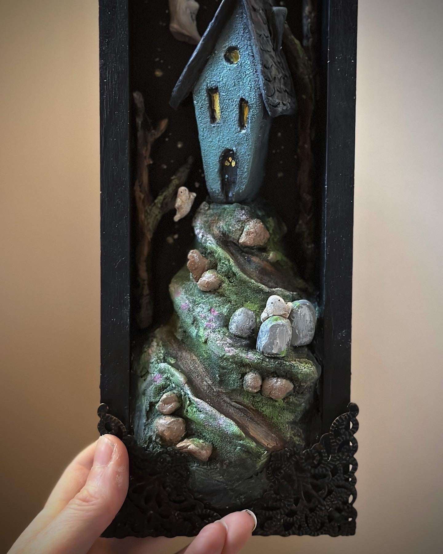 Safe Haven House 12x4 inch Story Box