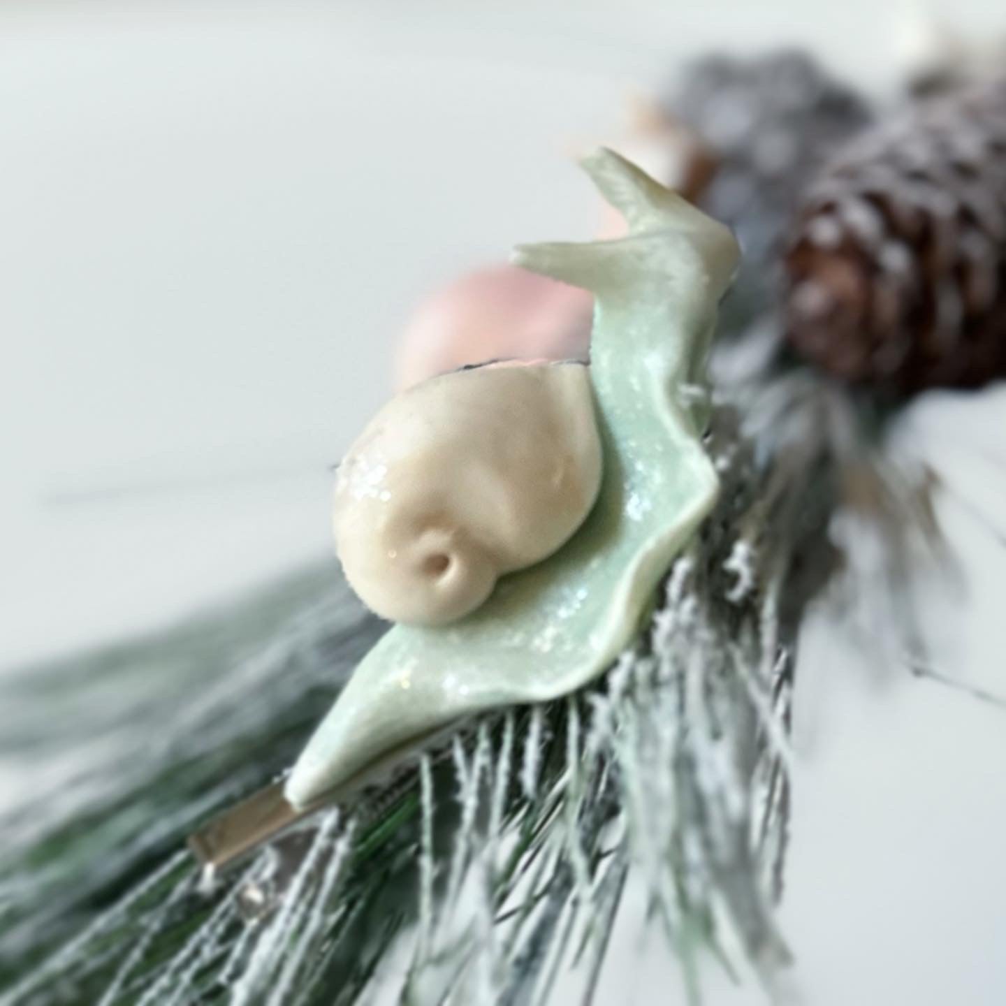 Winter Spirit Snail Ornamnet