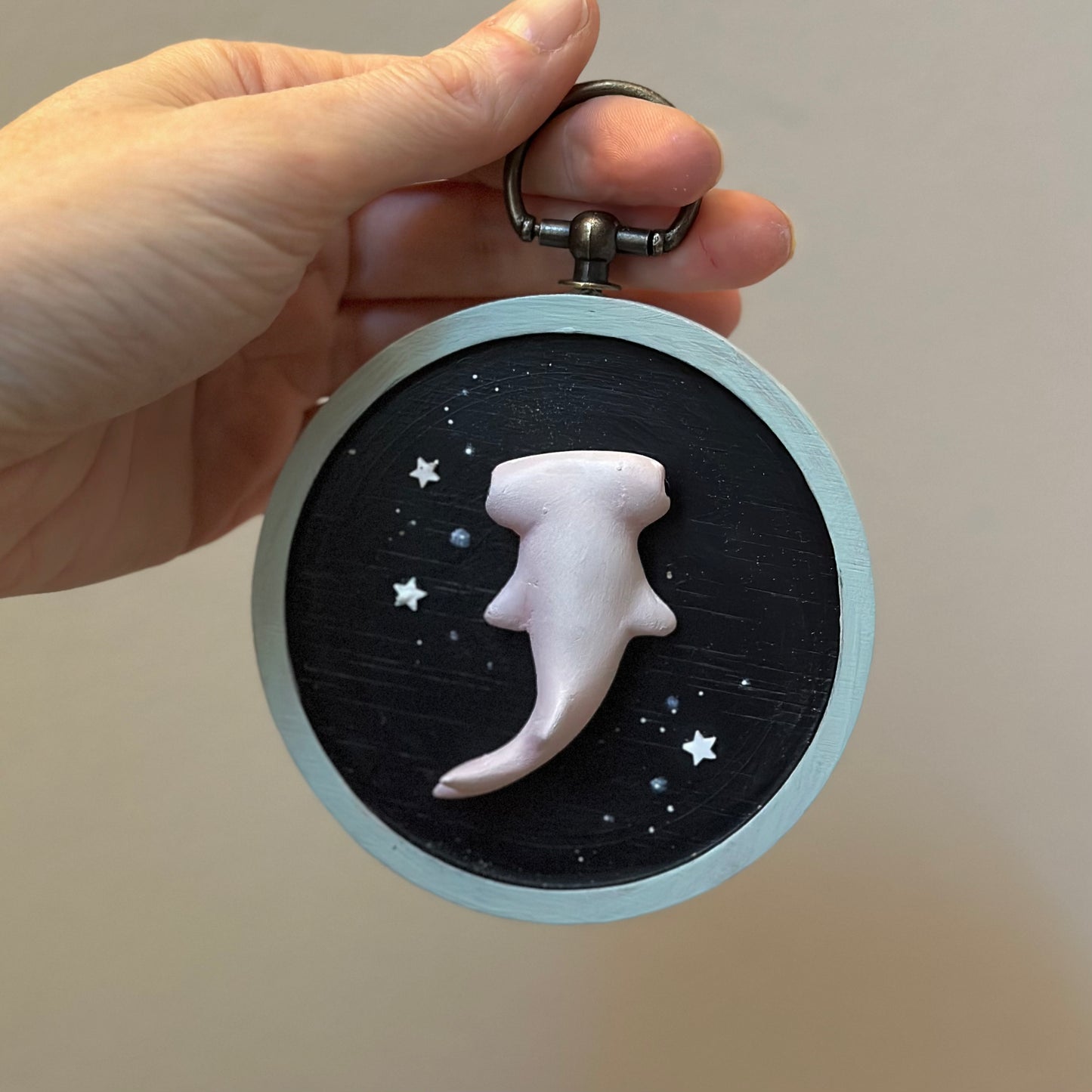 Glide Hammer Head 4x4 inch wall hanging