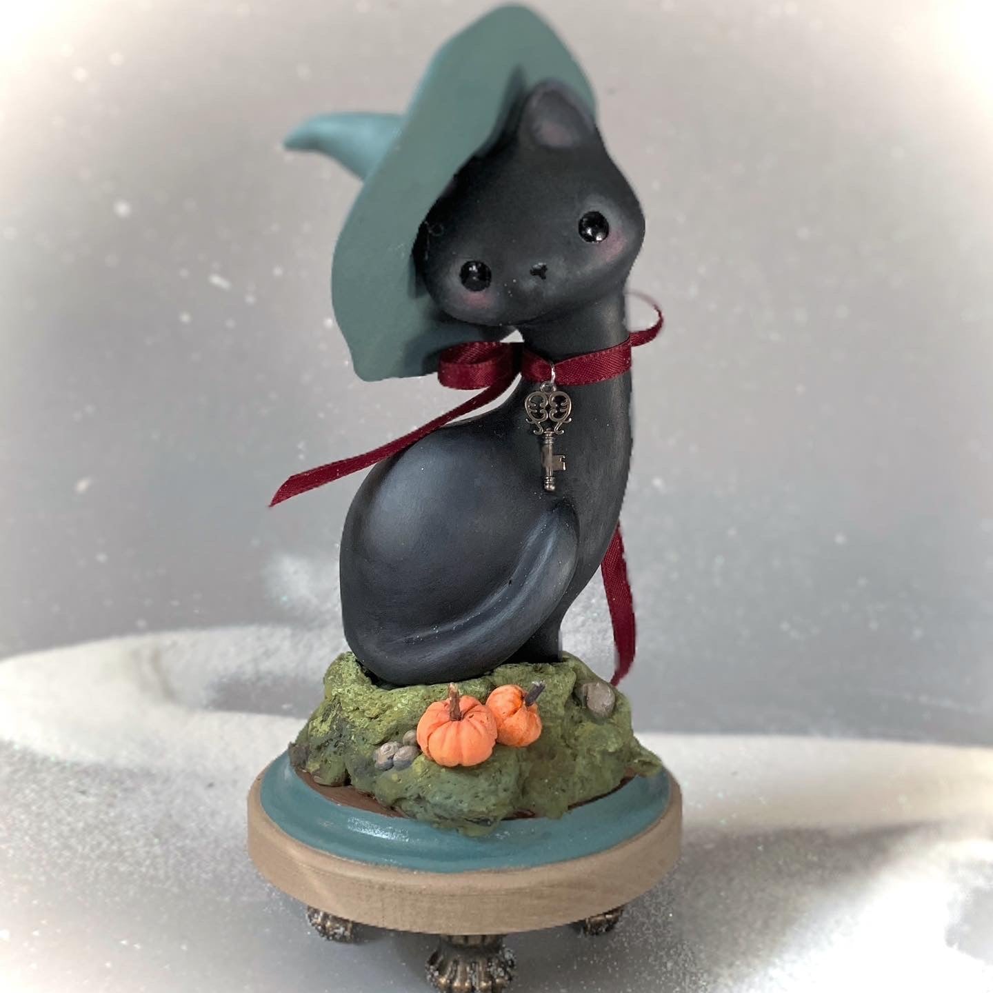 Big Secret Keeper Kitty Figurine