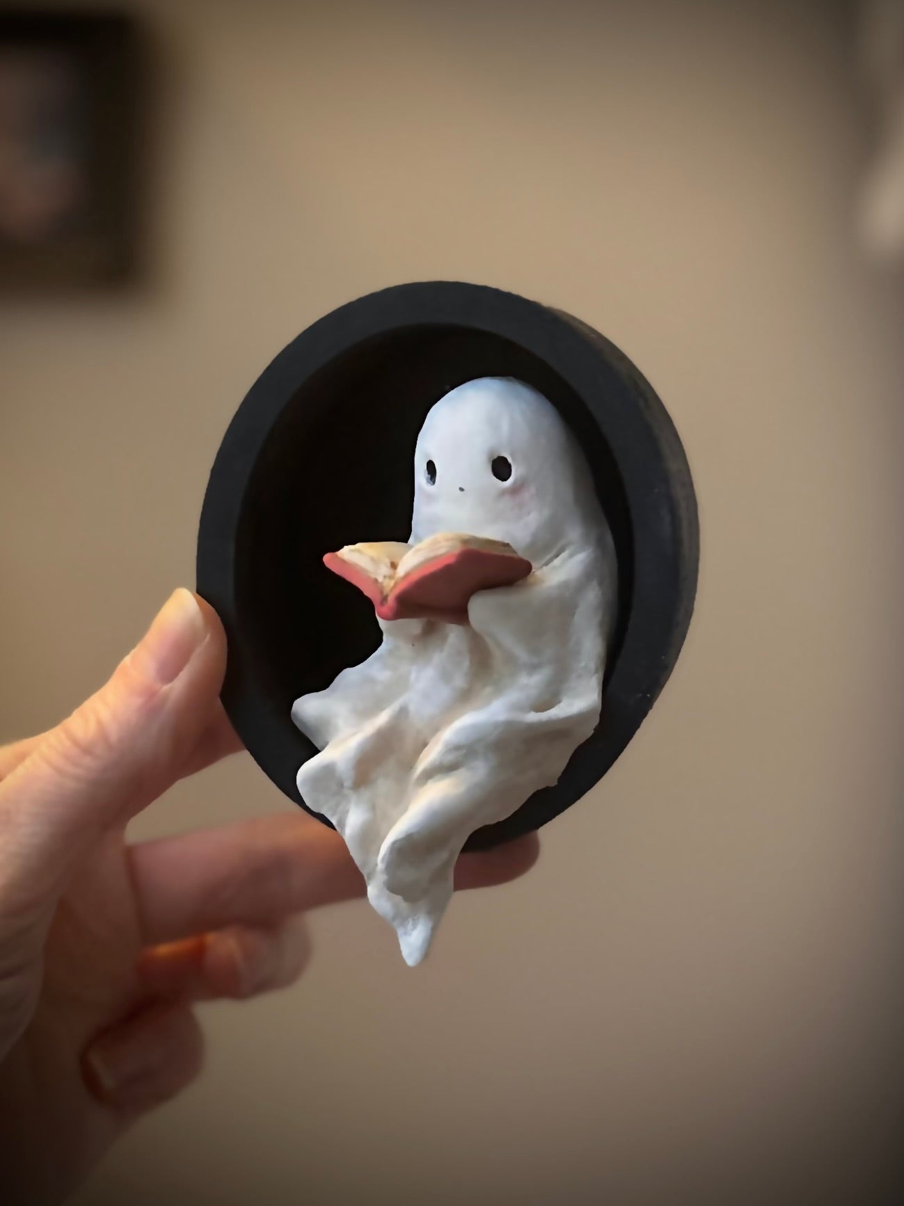 “Ghost in a Wall, Arthur” 4 inch Wall Hanging