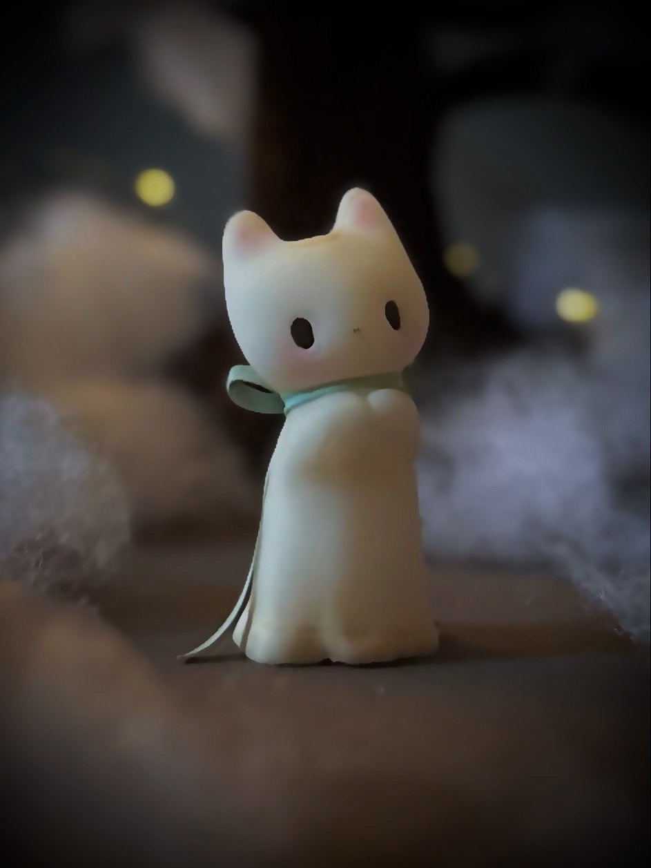 PREORDER White Ghost Kitten 3 inch resin figurine, art toy