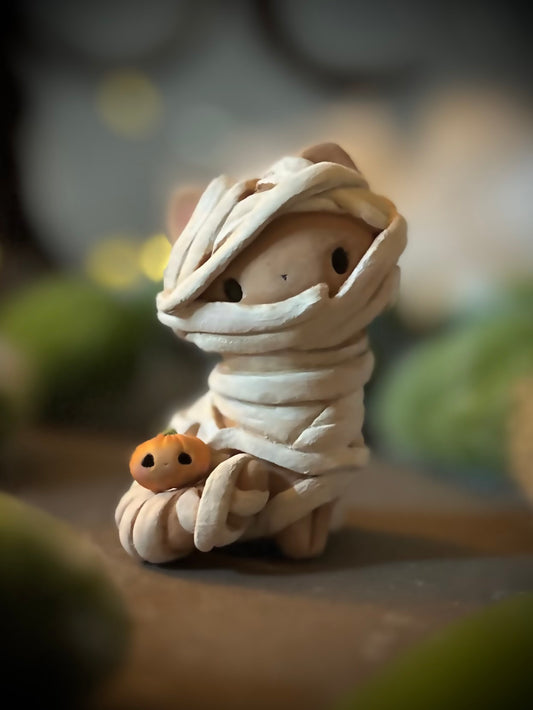 PREORDER Mummy Kitty 2.5 inch  resin Art toy, Figurine