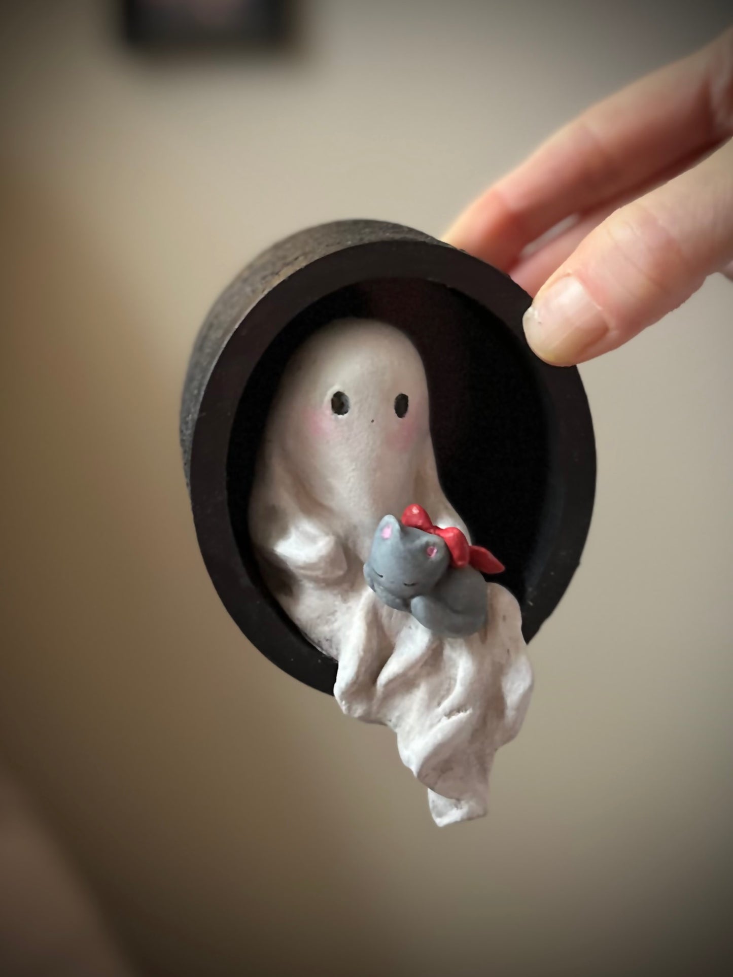 “Ghost in a Wall, George” 4 inch Wall Hanging