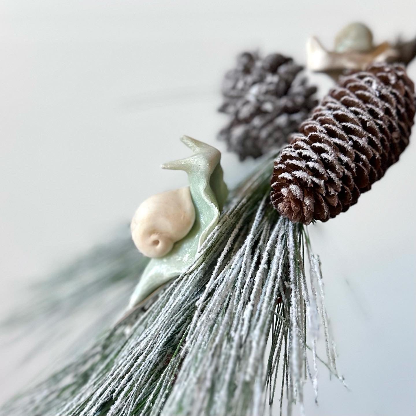 Winter Spirit Snail Ornamnet