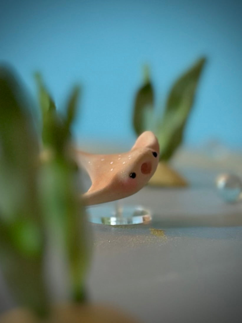 Preorder Sing Ray  2  inch Figurine with clear stand  (not flocked)