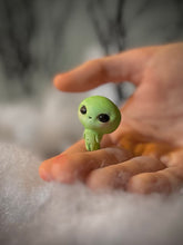 PRE ORDER Little Alien 1 inch arttoy, figurine