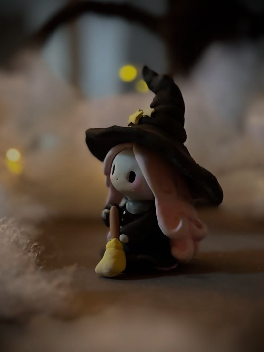 Preorder  Little  August Witch 4 inch figurine, art toy