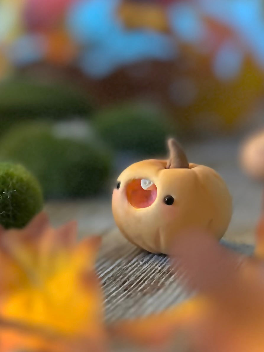 Single derpy punkins  1.5 clay figurine with wooden base.