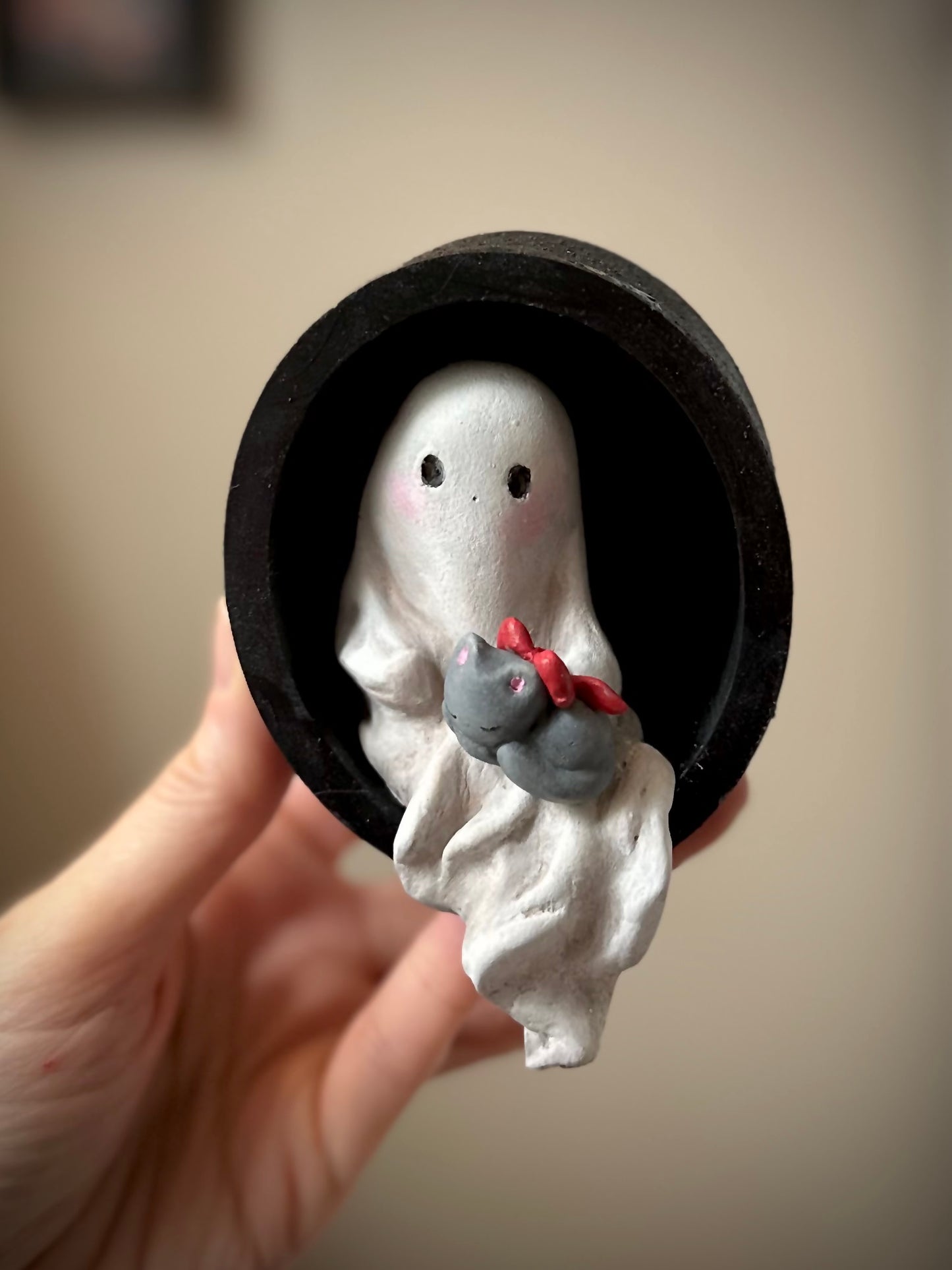 “Ghost in a Wall, George” 4 inch Wall Hanging