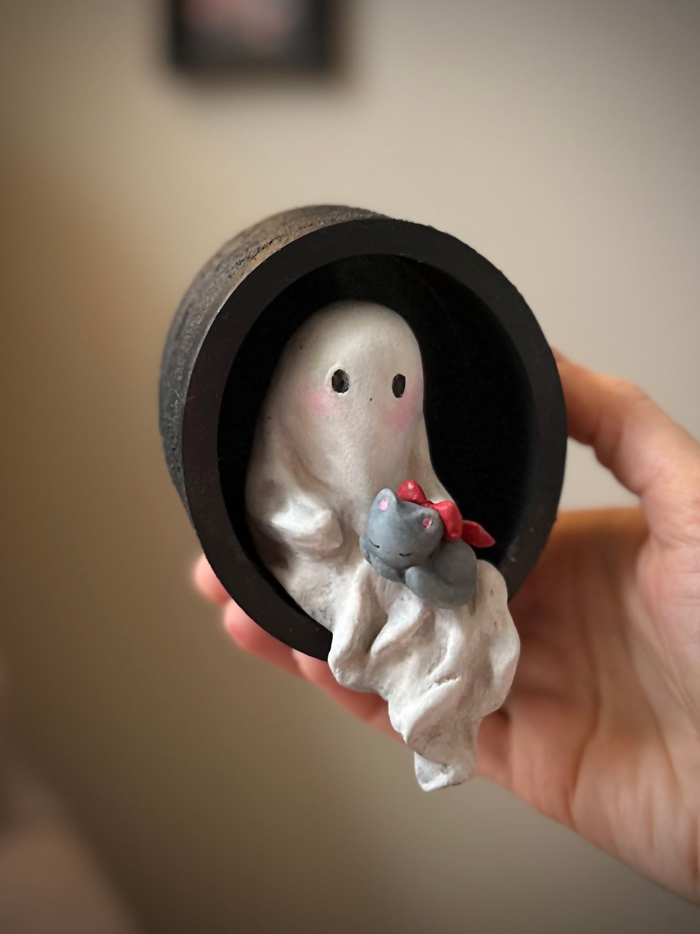 “Ghost in a Wall, George” 4 inch Wall Hanging