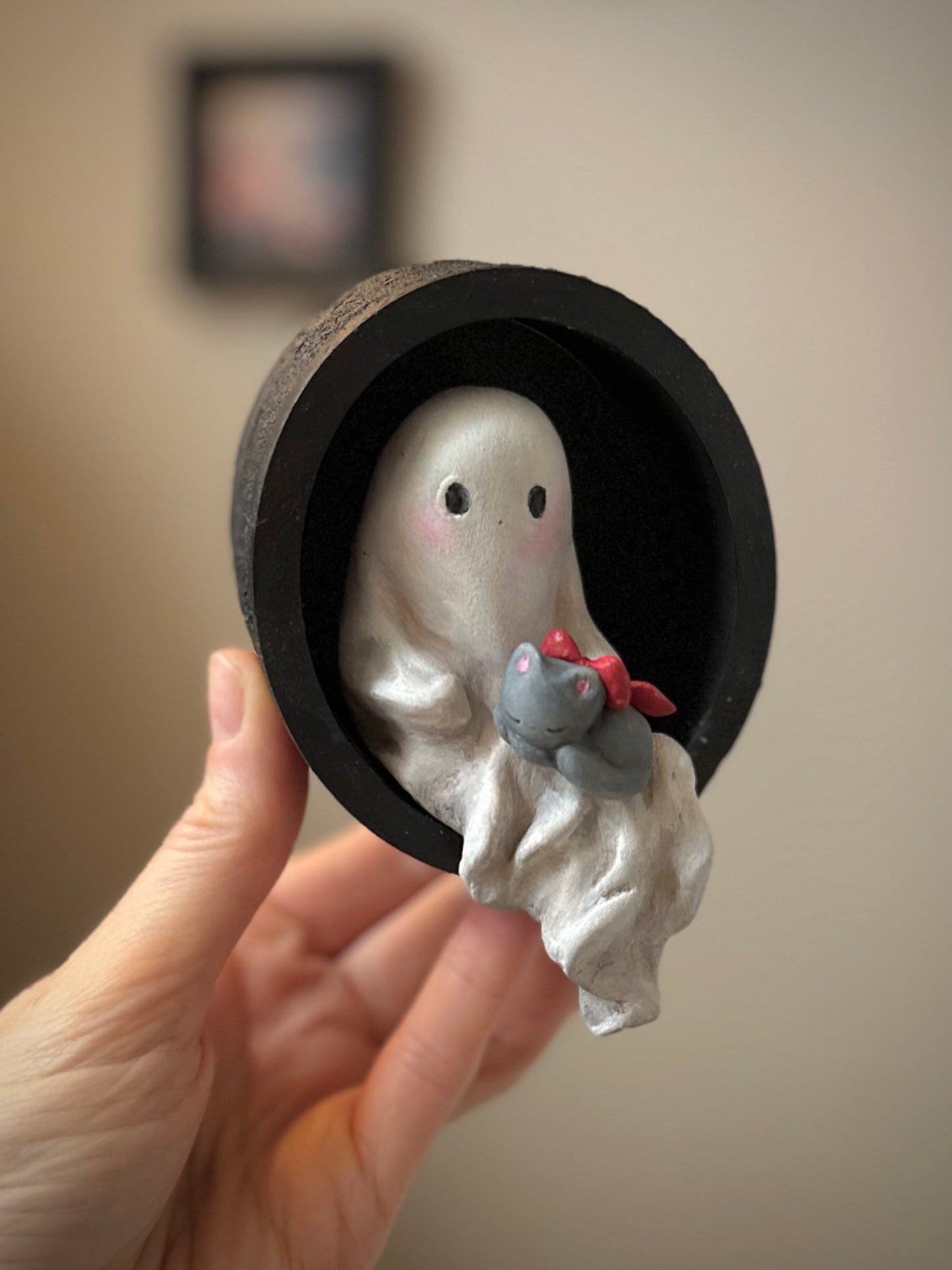 “Ghost in a Wall, George” 4 inch Wall Hanging