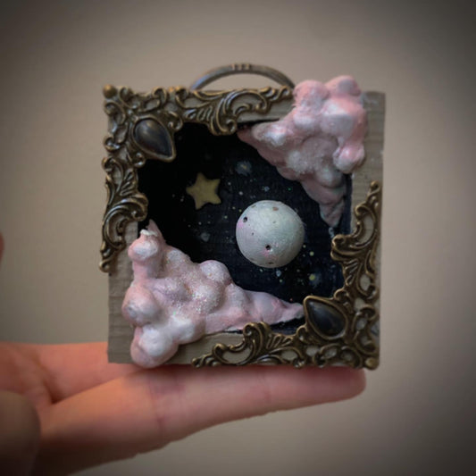 Mini Moon Man 2x2 Story Box