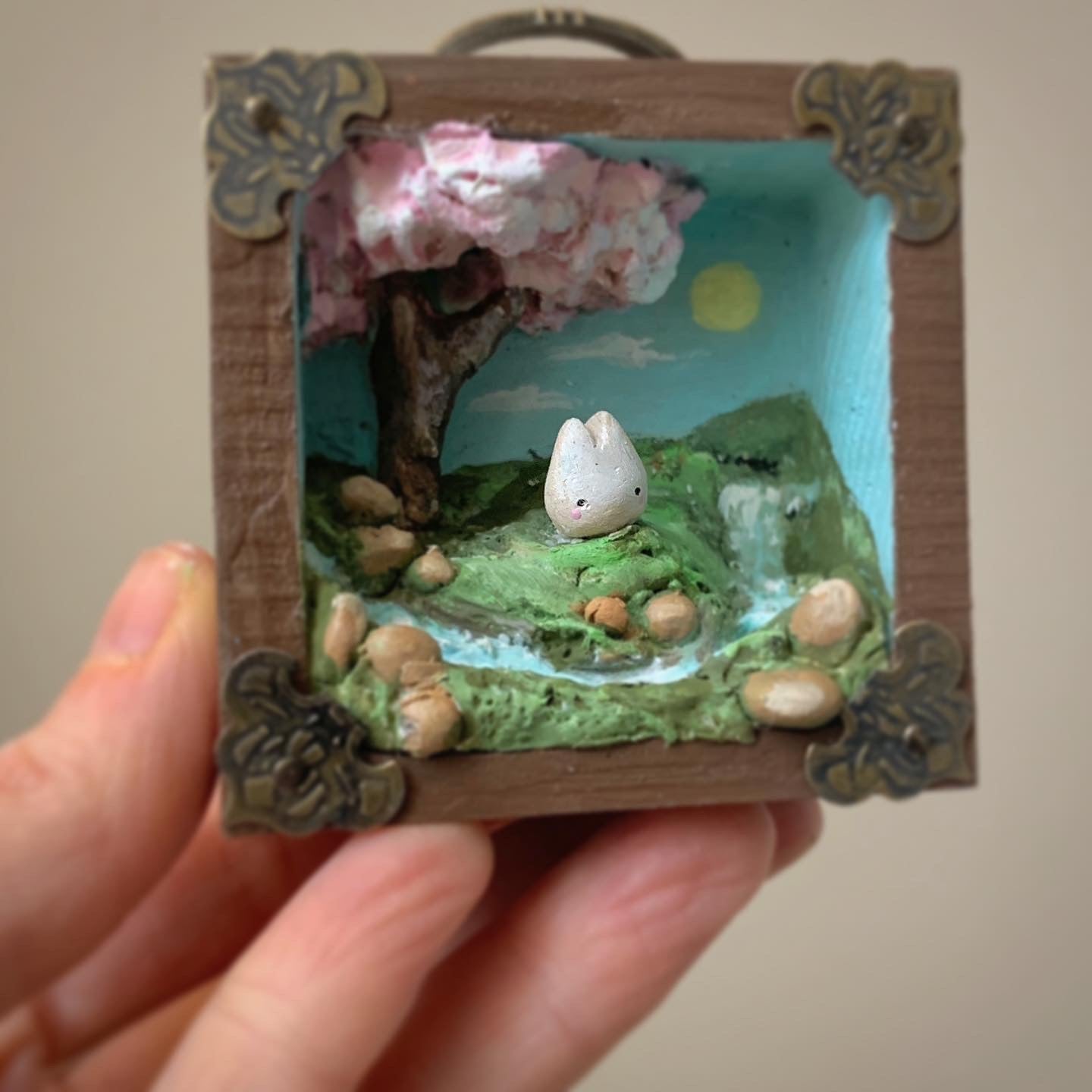 Hidden Spring 2x2 inch Story Box