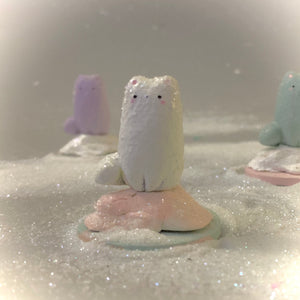Snow Summoner Kitty White figurine